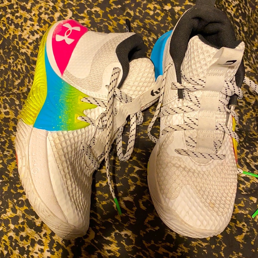 Size 6 Helix high top neon tennis shoes